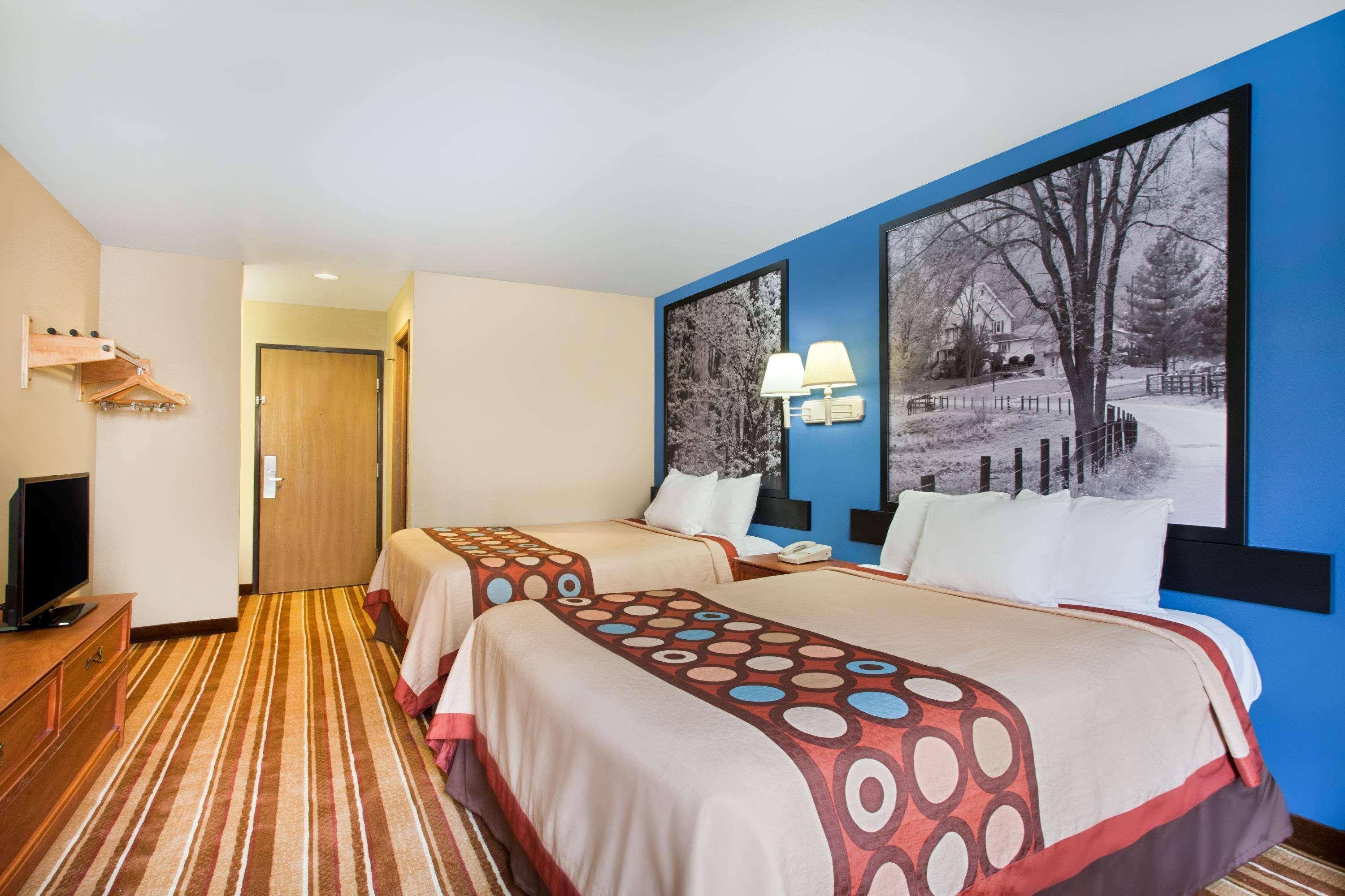 Hotel Super 8 By Wyndham Defiance Exterior foto