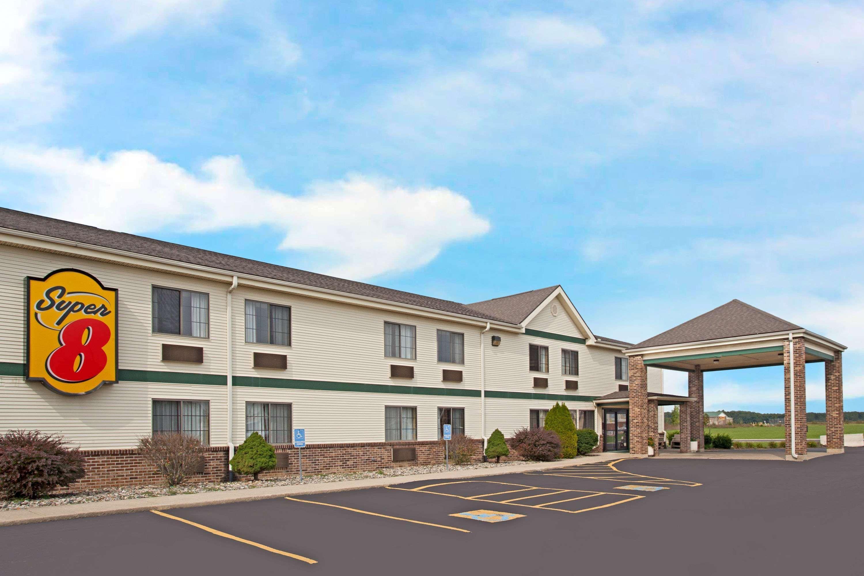 Hotel Super 8 By Wyndham Defiance Exterior foto